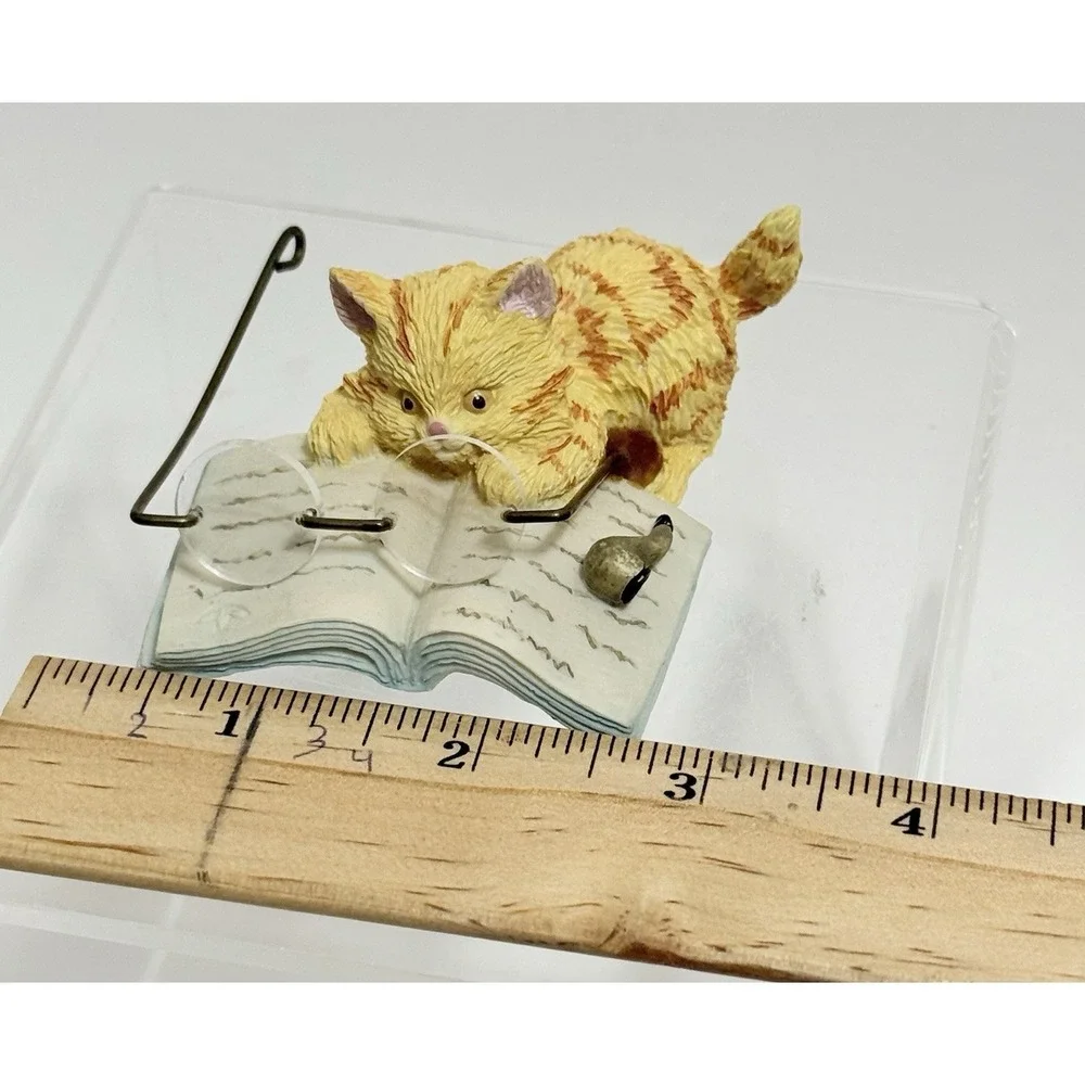 Vintage 1990 Enesco Orange Tabby Cat Reading Book Figurine with Glasses & Pipe‎